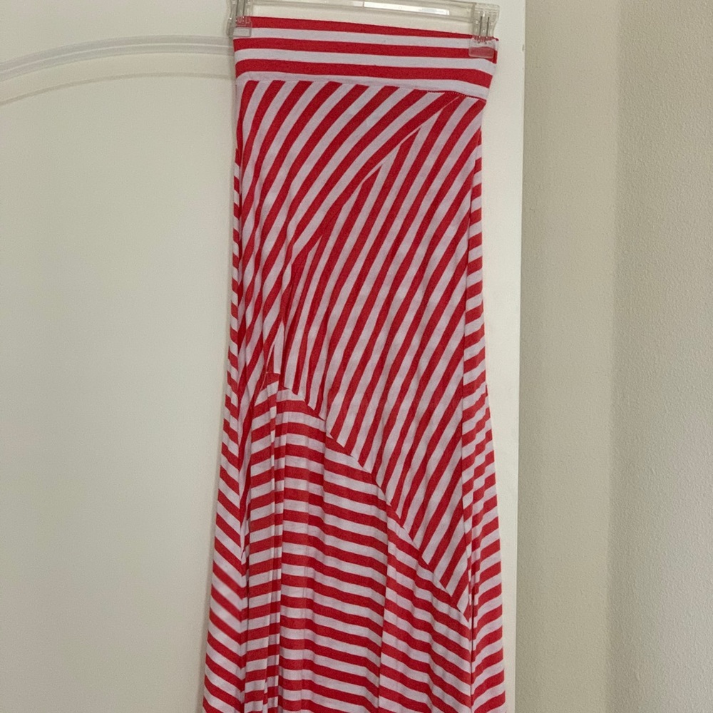 Asymmetrical printed maxi skirt
